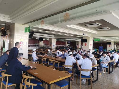 飲食服務(wù)中心開展食品安全衛(wèi)生知識培訓(xùn)會